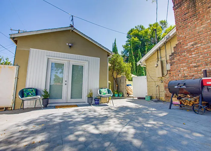 Cozy Private Studio In Granada Hills Near Csun, Universal